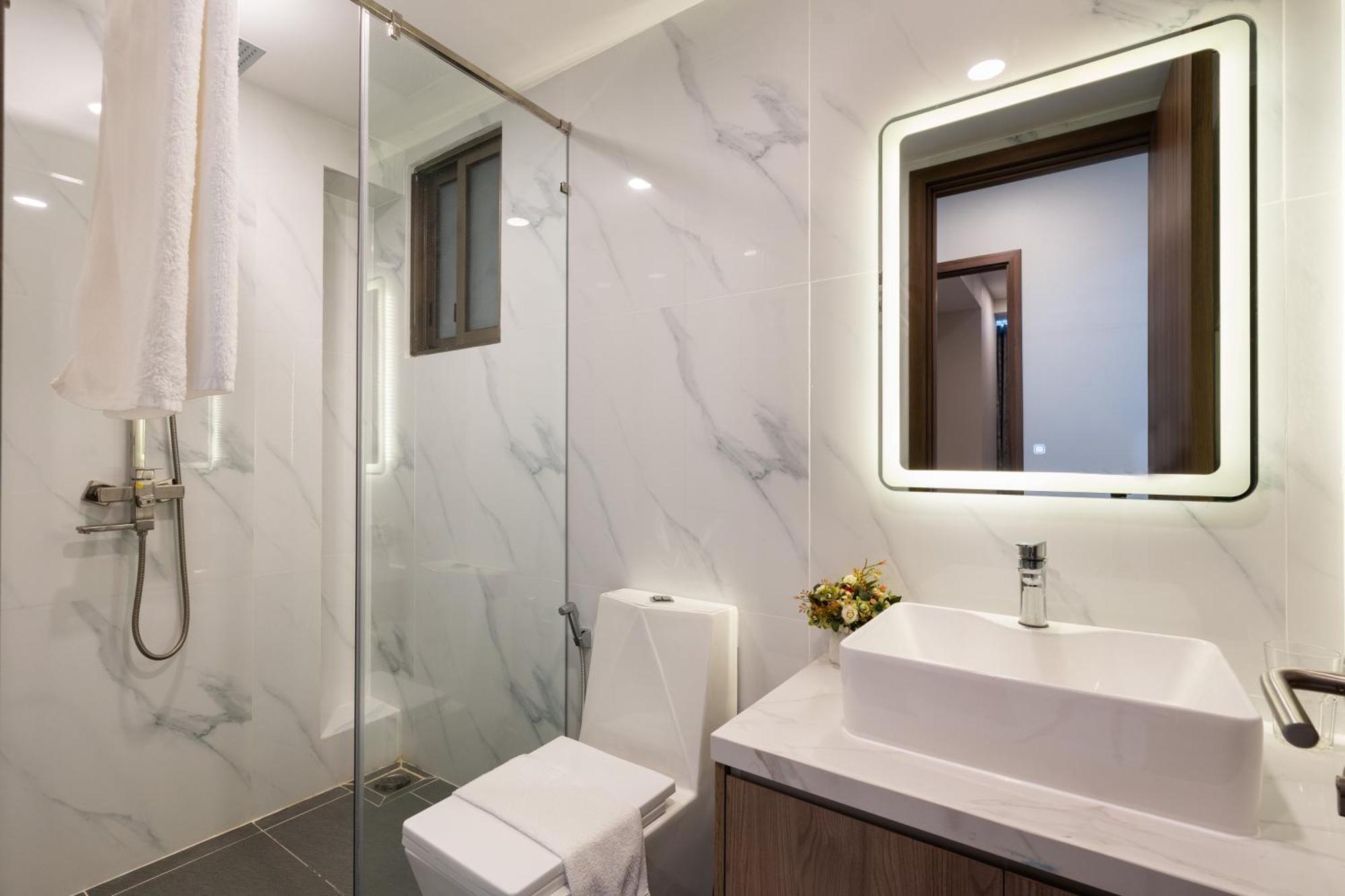 The Peak Midtown Twobedroom With Balcony Хошимин Экстерьер фото