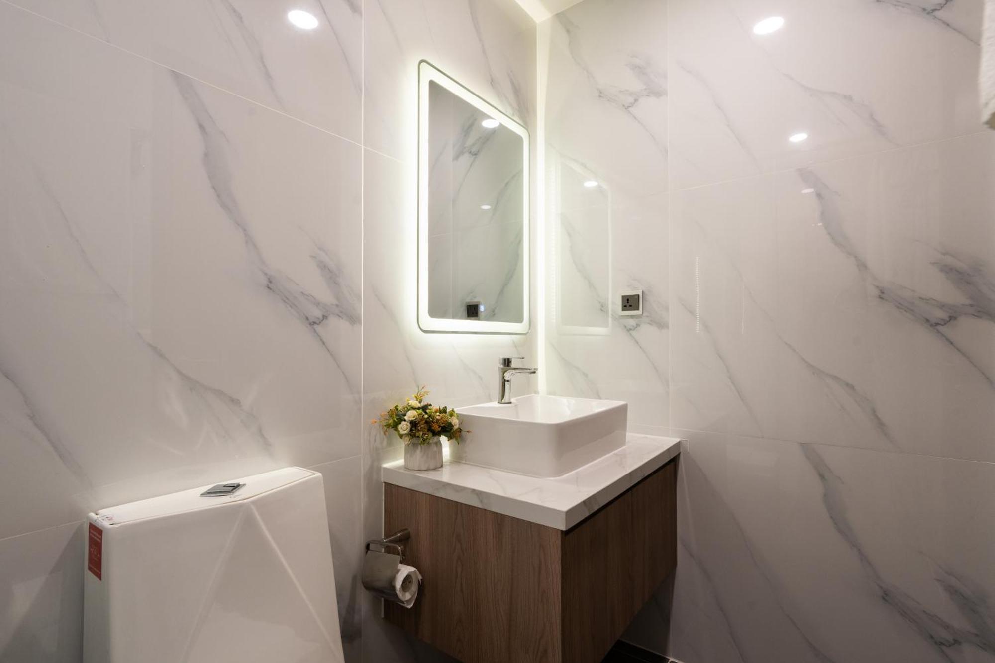 The Peak Midtown Twobedroom With Balcony Хошимин Экстерьер фото