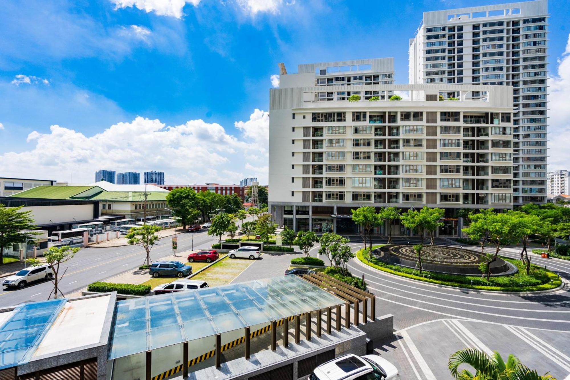The Peak Midtown Twobedroom With Balcony Хошимин Экстерьер фото